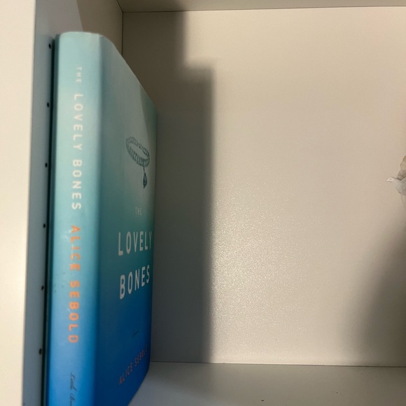 Lovely bones - Picture 2 of 2